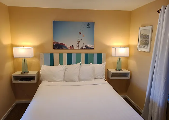 Sunny Cove Motel